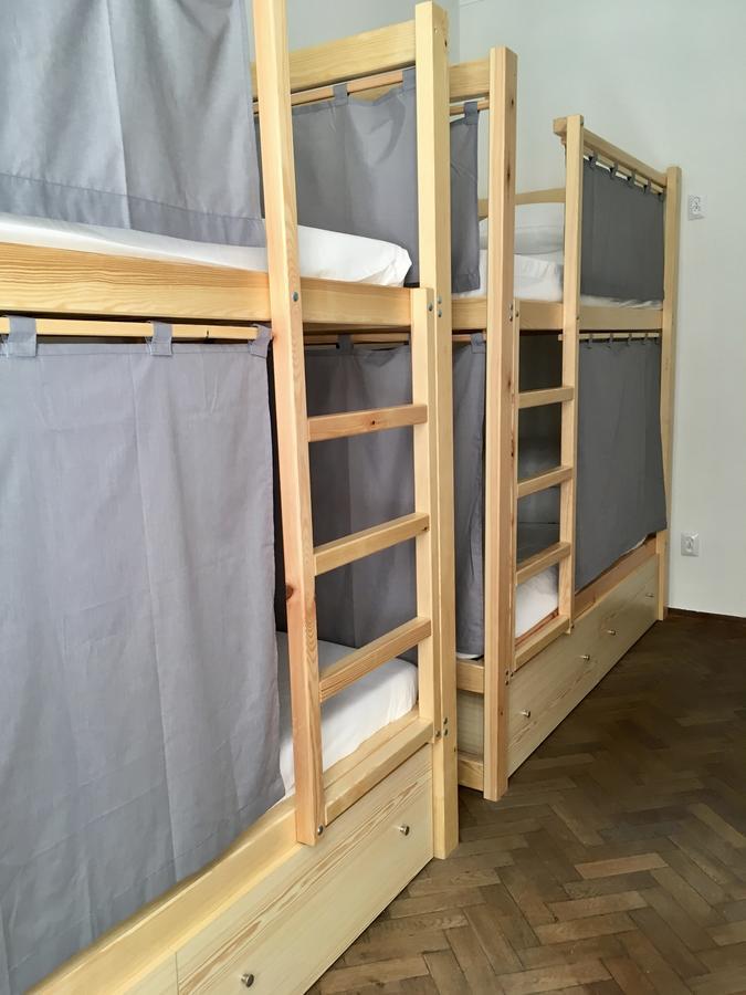 Bison Hostel Krasków Exteriör bild